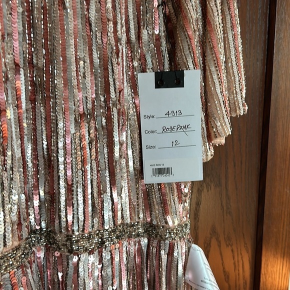Mac Duggal Rose Gold Sequin Gown NWT Mac Duggal 4913 SEQUIN FLUTTER OMBRE SZ 12 - Picture 8 of 15